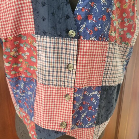 Vintage Patchwork Button-Up Vest With Gingham & Floral Patterns - Picture 2 of 4